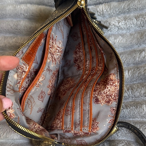 Hobo wristlet clutch - Picture 3 of 4